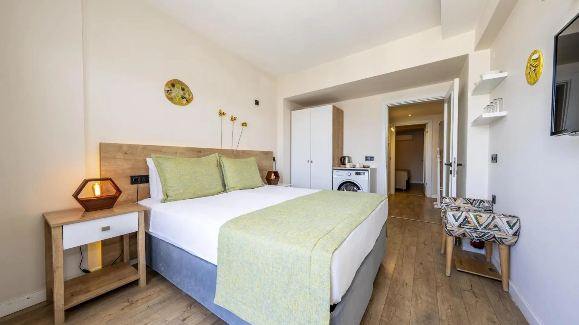 Ece Marina Suites Фетхие 2*,